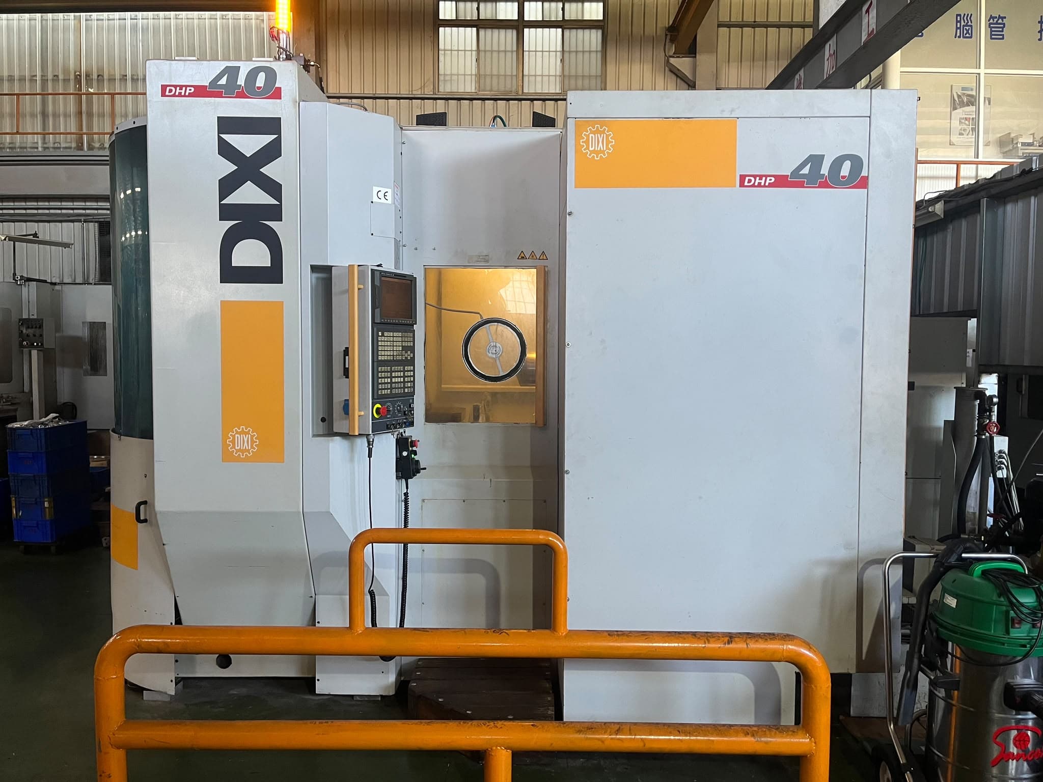 DIXI DHP 40 machining center on the factory floor
